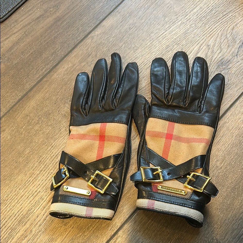 Burberry Black Leather and Plaid Gloves
